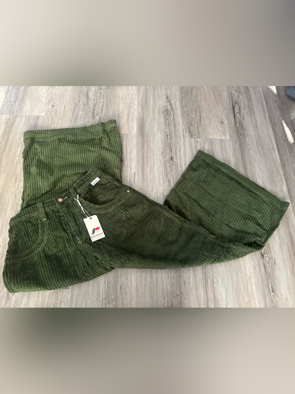 Kik wear W KING KORDZ 36" 3-WALE CORDUROY ARMY GREEN